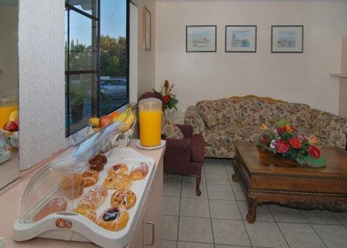 Rodeway Inn لا ميسا الغرفة الصورة